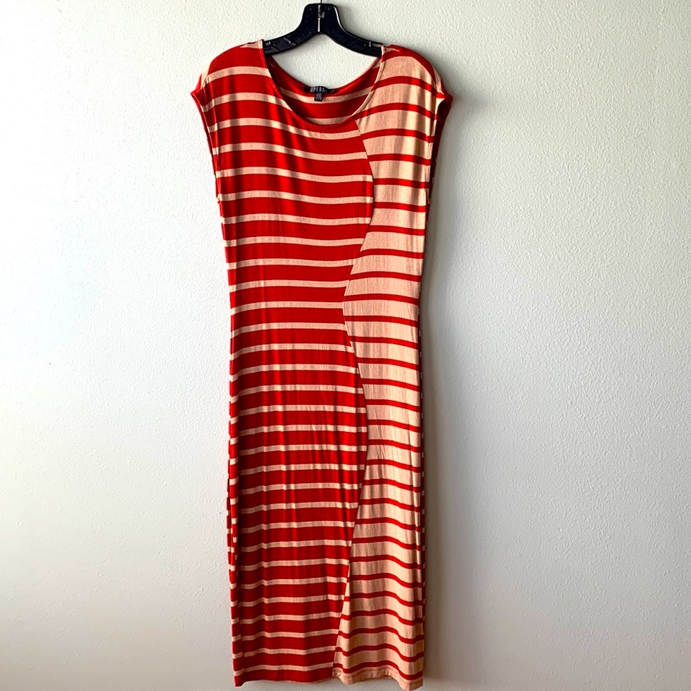 Flattering!! Cap sleeve soft dress - size M
